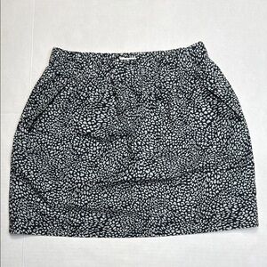 Lou & Grey Cheetah Print
Wanderweave Zip Pocket Skort Sz M